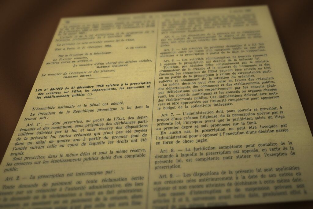Journal officiel publiant la loi du 31 décembre 1968 sur la prescription quadriennale
